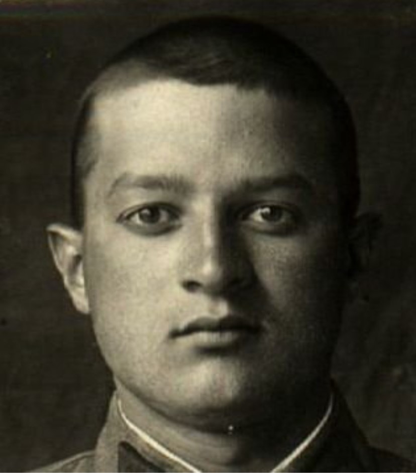 Залеев Майран Габузаевич лейт. испр.jpg